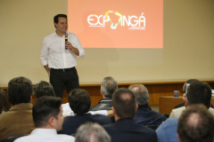 O governador Carlos Massa Ratinho Junior disse nesta quarta-feira (15), em Maringá, que o Governo do Paraná está discutindo com a sociedade a suspensão da vacina contra febre aftosa no Estado