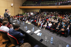 O governador Carlos Massa Ratinho Junior participa da abertura do XXXV Congresso Estadual de Secretários Municipais de Saúde do Paraná, no Centro Universitário da Fundação Assis Gurgacz (FAG)  em Cascavel nesta quinta-feira (23).   Cascavel, 23/05/2019 -  Foto: Rodrigo Félix Leal/ANPr