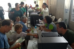 O Paraná Cidadão, a feira de serviços de cidadania, defesa de direitos e inclusão social da Secretaria da Justiça, Família e Trabalho realizou em apenas três dias mais de 10 mil atendimentos em Carlópolis, no Norte Pioneiro. Foram emitidas 1.483 carteiras de identidade e 851 CPF’s, além de 63 carteiras de trabalho. “São serviços gratuitos que contribuem para uma sociedade mais equilibrada e justa”, disse o secretário Ney Leprevost. Foto:SEJUT