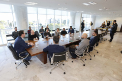 O governador Carlos Massa Ratinho Junior recebeu em seu gabinete, o secretário de Educação, Renato Feder e integrantes do Instituto Lemann.Curitiba, 05-06-19.Foto: Arnaldo Alves / ANPr.