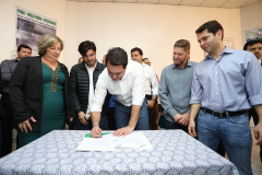 Os municípios de Pitanga, Goioxim, Guarapuava, Roncador, Campina do Simão e Cândido de Abreu, na região central do Paraná, vão investir R$ 2,3 milhões em obras e ações de melhoria em outras áreas. Os recursos são do Governo do Estado e foram confirmados pelo governador Carlos Massa Ratinho Junior nesta sexta-feira (7), em encontro com prefeitos na Associação dos Municípios do Centro do Paraná (AMOCENTRO), em Pitanga.  Foto: José Fernando Ogura/ANPr