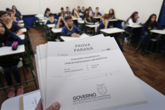 Uma verdadeira força-tarefa foi instalada nesta terça-feira (11) para a realização da segunda edição da Prova Paraná, avaliação diagnóstica desenvolvida pela Secretaria de Estado da Educação e do Esporte que é aplicada hoje em todas as escolas da rede estadual e nas escolas municipais de 398 cidades. Foto: José Fernando Ogura/ANPr