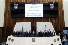 O governador Carlos Massa Ratinho Junior participa da entrega do título de Cidadão Honorário do Paraná ao senador Oriovisto Guimarães, na Assembleia Legislativa do Paraná Curitiba, 17/06/2019 -Foto: Geraldo Bubniak/ANPr