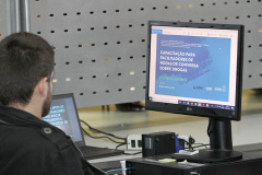 O Governo do Paraná promove dois dias de capacitação para profissionais que vão atuar com a prevenção ao uso drogas nas escolas de Ensino Médio do Estado. O trabalho acontece em apoio ao Projeto Estratégico Semear – Enfrentamento ao álcool, crack e outras drogas, criado pelo Ministério Público do Paraná. Participam promotores de justiça, pedagogos e profissionais da área de Saúde Mental das 22 Regionais de Saúde. Foto: Pedro Mariucci/SEJUF-PR
