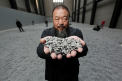 A mostra “Ai Weiwei Raiz”, que está no Museu Oscar Niemeyer (MON), recebeu nesta segunda-feira (17) o troféu de Melhor Exposição Internacional de 2018, pela Associação Paulista de Críticos de Artes (APCA). -  (Photo by Peter Macdiarmid/Getty Images)/Divulgação MON