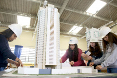 Há vagas abertas para os seguintes cursos técnicos: Administração (105 vagas), Edificações (70), Informática (70), Produção de Áudio e Vídeo (35), Saúde Bucal (35), Secretariado (35) e Teatro (35). Os cursos são gratuitos e as aulas iniciam no 2° Semestre do ano letivo de 2019.Foto: Jaelson Lucas/ANPr