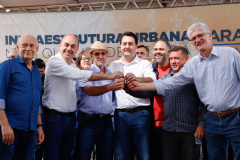 Investimentos do Governo do Estado reforçam o apoio à produção agrícola em Ivaiporã, no Vale do Ivaí (Norte do Paraná). Nesta quinta-feira (26) o governador Carlos Massa Ratinho Junior inaugurou obra de pavimentação de estrada rural e fez a entrega de equipamentos para agricultura, beneficiando 1.350 famílias. O volume de recursos chega a R$ 1,1 milhão. Foto: Rodrigo Felix Leal/ANPr