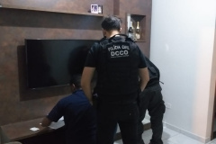 A Polícia Civil do Paraná (PCPR) cumpriu nesta terça-feira (30) 21 mandados judiciais contra um grupo criminoso que fraudava o DPVAT – seguro de Danos Pessoais Causados por Veículos Automotores de Via Terrestre. O esquema teria desviado cerca de R$ 1 milhão em Umuarama, no Noroeste do Estado. Foto: Divulgação/PCPR