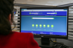 O Procon-PR registrou 96 mil atendimentos no primeiro semestre de 2019. Das reclamações encaminhadas ao órgão de defesa do consumidor vinculado à Secretaria de Estado da Justiça, Família e Trabalho, 80% dos conflitos foram solucionados em até 10 dias. As cinco empresas que mais foram alvo de queixas são operadoras de telefonia e, juntas, respondem por 40% das reclamações.