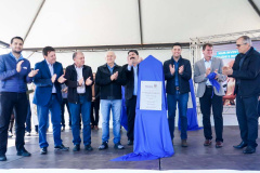 O Governo do Paraná entregou nesta quinta-feira (15) obras e anunciou investimentos no município de Planalto, na região Sudoeste do Estado, que somam mais de R$ 33,2 milhões. O maior volume de recursos é do convênio entre o município e a Sanepar para renovação do contrato de prestação dos serviços de abastecimento de água e de esgotamento sanitário para os próximos 30 anos.Foto: Divulgação/Casa Civil