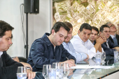 O Corredor de Exportação do Porto de Paranaguá, sistema por onde são movimentados grãos e farelos, será remodelado e modernizado para atender a crescente demanda do agronegócio paranaense. A estrutura foi construída ainda na década de 1970. Nesta quinta-feira (15), o governador Carlos Massa Ratinho Junior esteve em Paranaguá e  autorizou a licitação do projeto básico das obras. Foto: Gilson Abreu/AEN