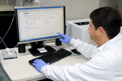 O químico e doutor em Química Analítica, Eder José dos Santos, é um dos colaboradores do Tecpar que utiliza a revista científica para divulgação de suas pesquisas. Desde 1994, ele já teve nove artigos publicados na BABT.

Foto: Divulgação/Tecpar
