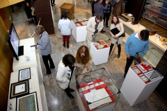 Foi aberta nesta segunda-feira (19) a mostra em comemoração aos 70 anos da Biblioteca da Procuradoria-Geral do Estado. Reunindo documentos históricos da biblioteca e da instituição, a mostra é o pontapé inicial de um trabalho de resgate da história da Procuradoria. A exposição está instalada no hall de entrada da PGE, na Rua Paula Gomes, número 145- bairro São Francisco.