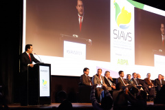 O governador Carlos Massa Ratinho Junior defendeu nesta terça-feira (27), na abertura do Salão Internacional de Avicultura e Suinocultura (Siavs), em São Paulo, que o Brasil deve reforçar a imagem de grande produtor global de alimentos e reafirmou a necessidade da industrialização da produção agropecuária para agregar mais valor aos produtos do campo.