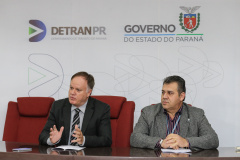 O diretor-geral do Departamento de Trânsito do Paraná (Detran-PR), Cesar Kogut e o diretor administrativo financeiro, coronel Carneiro em coletiva de imprensa para anunciar o novo valor do Registro de Contrato de Financiamento.    27/08/2019 -  Foto: Geraldo Bubniak/AEN