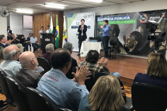 A terceira audiência pública do Plano Plurianual 2020-2023 foi realizada nesta terça-feira (27) em Apucarana e teve participação de representantes da sociedade civil, autoridades, lideranças de diversos segmentos, do setor produtivo, acadêmicos, diretores e professores de instituições de ensino superior da região do Vale do Ivaí. O encontro reuniu aproximadamente 150 pessoas no Salão Nobre da prefeitura. Foto: Divulgação/SEPL