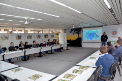 A criação de uma rede de profissionais para ampliar e qualificar o trabalho de assistência técnica e extensão rural, sobretudo para os pequenos agricultores, começou a ser traçada em um seminário promovido nesta semana, na sede do Emater, em Curitiba