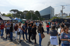 Serviços e atividades de lazer gratuitas foram destaques da primeira edição do Geração Paraná, realizado neste sábado (31), na praça Nossa Senhora de Salete, Centro Cívico, em Curitiba. O programa da Secretaria da Justiça, Família e Trabalho ofertou ações como encaminhamentos para vagas de empregos por intermédio da Agência do Trabalhador, emissão do ID Jovem. Foto: Divulgação SEJUF