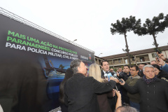 O Governador Carlos Massa Ratinho Junior autoriza nesta quarta-feira (04) a realização de concurso público e contratação de profissionais para a Polícia Militar, Polícia Civil e Departamento Penitenciário (Depen). Participaram do evento: os secretários, de Segurança, cel. Romulo Marinho Soares; da Casa Civil, Guto Silva; comandante geral da PMPR, cel. Péricles de Matos; delegado geral da Polícia Civil do Paraná, Silvio Jacob Rockembach; Curitiba, 04-09-19.Foto: Arnaldo Alves / AEN