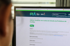 Indicação de condutor e recurso de multa podem ser feitos online. Foto: Geraldo Bubniak/AEN