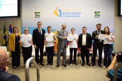 O Colégio Estadual Ulysses Guimarães, de Foz do Iguaçu, foi um dos homenageados no evento “Destaques da Educação Fundamental”, realizado pelo Ministério da Educação (MEC) em Brasília, nesta quarta-feira (04). O evento reconhece e valoriza os melhores resultados obtidos no último IDEB (Índice de Desenvolvimento da Educação Básica) e o bom rendimento escolar ao longo do ano. Foto: MEC