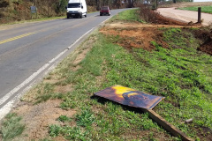 Governo alerta para os perigos causados pelo vandalismo de placas. Foto: Divulgação/DER