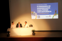 Capacitar os atores envolvidos na política da pessoa com deficiência quanto ao programa de aprendizagem que pode facilitar o processo de inclusão no mercado de trabalho foi a temática abordada no 1º Seminário sobre o Programa de Aprendizagem para Pessoa com Deficiência, realizado nesta terça-feira (17/09) no auditório do Museu Oscar Niemeyer, em Curitiba