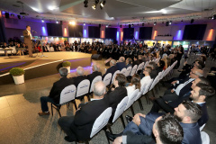 O governador Carlos Massa Ratinho Junior participa da abertura do 25º Congresso de Radiodifusão. Participaram da solenidade: secretários:  vice-prefeito de Curitiba, Eduardo Pimentel; de Comunicação e Cultura, Hudson José; de Infraestrutura e Logística, Sandro Alex; presidente da Copel, Daniel Slaviero; presidente da Associação das Emissoras de Radiodifusão do Paraná - AERP, Alexandre Barros; entre outros.Curitiba, 18-09-19.Foto: Arnaldo Alves / AEN.