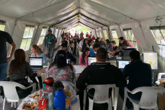 A Secretaria de Estado da Justiça, Família e Trabalho lançou nesta sexta-feira (20), no bairro Sítio Cercado, em Curitiba, o programa Governo nos Bairros – uma feira de serviços e atendimentos gratuitos à população que será realizada em bairros com grande demanda nas cidades paranaenses com mais de 200 mil habitantes.Foto: Divulgação/SEDEST