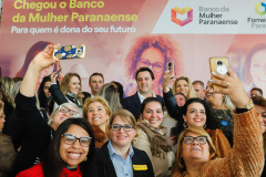 O governador Carlos Massa Ratinho Junior apresentou nesta terça-feira (24) o programa Banco da Mulher Paranaense, iniciativa do Governo do Estado para incentivar o empreendedorismo feminino em todos os setores econômicos, visando gerar mais emprego e renda no Estado.