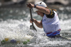 Ana Sátila, uma das principais atletas da canoagem slalom do mundo, garantiu nesta quinta-feira (26) a vaga brasileira para os Jogos Olímpicos Tóquio 2020. Ela é bolsista do Geração Olímpica, programa do Governo do Estado que concede bolsas a atletas, desde de sua base até o rendimento, e também a técnicos, com patrocínio da Copel. Hoje são 1252 bolsistas e a previsão é conceder cerca de 5 mil bolsas em quatro anos.Foto: Jonne Roriz/COB