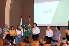 O Manejo Clínico da Febre Amarela foi o tema desenvolvido nesta quinta-feira (3) pelos técnicos do Ministério da Saúde e da Secretaria de Estado da Saúde em palestra para mais de 200 profissionais da área da saúde e para gestores municipais de todas as regiões do Estado. O evento aconteceu no auditório do Hospital do Trabalhador, em Curitiba. Foto: Divulgação/SESA