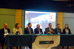 A Secretaria de Estado da Saúde do Paraná participa do I Simpósio Internacional de Saúde Única / III Simpósio Paranaense de Saúde Única, que acontece nesta terça e quarta-feira (09 e 10) na Pontifícia Universidade Católica do Paraná (PUCPR), em Curitiba. O evento reúne especialistas das mais importantes instituições de saúde animal, ambiental e humana do mundo para promover a colaboração multisetorial e multiprofissional no contexto de Saúde Única. Foto:Américo Antonio/SESA