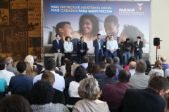 O Governo do Estado vai fortalecer a estrutura de assistência social de 164 municípios paranaenses, com o repasse de R$ 19 milhões para aprimoramento de Centros de Referência de Assistência Social (Cras) e de Centros de Referência Especializado de Assistência Social (Creas), além da concessão de benefícios eventuais