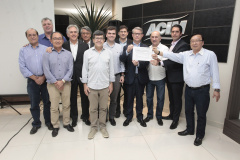Empresas das áreas de agrotecnologia e tecnologias sustentáveis interessadas em se instalar no Parque Tecnológico de Maringá têm até 19 de dezembro para apresentar suas propostas ao Instituto de Tecnologia do Paraná (Tecpar). O novo prazo foi anunciado nesta quarta-feira (16) pelo diretor-presidente do instituto, Jorge Callado, durante reunião com empresários e lideranças da região, na sede da Associação Comercial e Empresarial de Maringá (Acim). Foto: ACIM Maringá.

