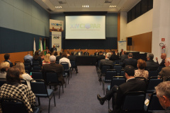 Até esta sexta-feira (18) acontece em Curitiba o Encontro Paranaense de Administradores e Técnicos em Saúde Pública Odontológica (Epatespo) e o XIV Congresso Internacional de Odontologia do Paraná (Ciopar). A Secretaria de Estado da Saúde é organizadora do encontro e participa do Ciopar com 200 odontólogos.Foto: Divulgação/SESA