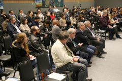 As ações desenvolvidas pela Sanepar para a segurança de suas barragens foram apresentadas nesta segunda-feira (21), durante o I Simpósio Nacional de Segurança de Barragens para Abastecimento e Irrigação, em Curitiba. Promovido pela Sanepar, pelo Comitê Brasileiro de Barragens (CBDB) e pelo Instituto de Engenharia do Paraná (IEP), o evento reuniu especialistas do segmento de abastecimento de água e de irrigação para debater a segurança desses empreendimentos. Foto: Sanepar