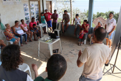 Biólogos, sociólogos, oceanógrafos e gestores ambientais, a serviço da empresa pública Portos do Paraná, estão em campo para mais um “Diagnóstico Socioambiental Participativo” (DSAP). A equipe da Diretoria de Meio Ambiente pesquisa 15 comunidades pesqueiras, nas ilhas e no continente, para o levantamento. O trabalho é desenvolvido em Paranaguá, Pontal do Paraná e Antonina. Esta é a terceira edição.