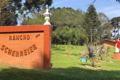 Um dos passeios mais alternativos do Paraná é o roteiro Caminhos do Guajuvira, em Araucária, na Região Metropolitana de Curitiba, onde os prédios dão espaço para a história e a vida no campo. O roteiro completo recebeu mais de 10 mil turistas desde a sua abertura, em 2004, e faz parte do planejamento turístico do Estado de explorar também os potenciais pouco conhecidos da Grande Curitiba. Foto: Eusébio Scherreir.