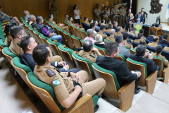 A entrega de medalhas de Mérito Rodoviário e homenagens aos policiais militares marcaram o evento de comemoração pelos 55 anos de criação do Batalhão de Polícia Rodoviária (BPRv) nesta sexta-feira (25), no auditório do Departamento de Estradas e Rodagem, em Curitiba.
