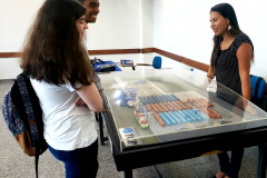 A empresa pública Portos do Paraná participa nesta quarta e quinta-feira (30 e 31) da 8ª edição da Feira de Profissões do Instituto Superior do Litoral do Paraná (Isulpar). A intenção é mostrar aos alunos e visitantes as oportunidades de carreira na atividade portuária, principal geradora de emprego e renda em Paranaguá.Foto:Pierpaolo Nota/Portos do Paraná 