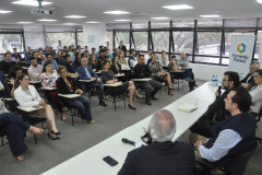 A diretoria e os funcionários da Fomento Paraná comemoraram nesta sexta-feira, em uma café da manhã, os 20 anos da instituição, que teve o funcionamento autorizado pelo Banco Central do Brasil em 08 de novembro de 1999 como Agência de Fomento do Paraná