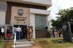 O Núcleo da Divisão de Crimes Contra a Corrupção e a Delegacia da Mulher de Londrina contam com nova estrutura. O prédio que abriga as duas unidades foi inaugurado oficialmente nesta sexta-feira (08). Foto: Divulgação/PCPR
