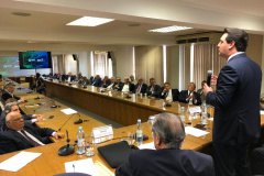 O governador Carlos Massa Ratinho Junior afirmou nesta segunda-feira (11) que a gestão pública precisa inovar e se modernizar para prestar serviços de melhor qualidade à população. A declaração foi feita em palestra na Associação Comercial de São Paulo (ACSP), na capital paulista, que reuniu membros dos conselhos Político e Social (Cops) e de Economia (COE) da entidade.Foto: Divulgação/AEN