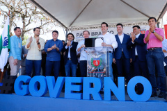 O governador Carlos Massa Ratinho Junior assinou na manhã desta terça-feira (12) a transferência da sede do Governo do Paraná para Pato Branco, polo do Sudoeste do Paraná. A cidade é a capital administrativa do Estado até esta quarta-feira (13). As atividades do Poder Executivo  acontecem em paralelo à IV Feira de Ciência, Tecnologia e Inovação – Inventum. O ato aconteceu no espaço Casa do Prefeito, dentro do Parque de Exposições do município.