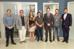 O cônsul argentino em Curitiba, Pedro Ezequiel Marotta, e o adjunto Sebastián Bertuzzi, visitaram nesta quarta-feira (13) a sede da administração da empresa pública Portos do Paraná, no Palácio Taguaré, em Paranaguá. “A intenção foi conhecer melhor como foi o crescimento do Porto, como é a logística e como pode melhorar a parceria”, disse o cônsul. Foto: Claudio Neves