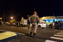 Em quatro dias de feriado prolongado, o Batalhão de Polícia Rodoviária registrou 57 acidentes, com 48 pessoas feridas e três mortes. O resultado é inferior ao que foi registrado no mesmo feriado do ano passado – que teve um dia a mais do que este ano, quando foram 87 acidentes, 77 feridos e cinco mortes. A redução de acidentes chegou a 34,4% e o número de mortos caiu 40%. Foto:Divulgação/PMPR
