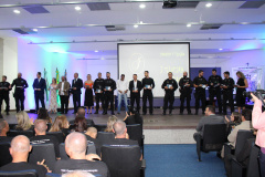 Agentes, instrutores, diretores de unidades e coordenadores regionais participaram da cerimônia de encerramento das atividades de 2019 da Escola Penitenciária (Espen), do Departamento Penitenciário do Paraná (Depen), que ocorreu nesta terça-feira (19), no auditório da Polícia Rodoviária Federal