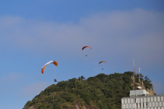 PARAPENTE - O parapente é uma forma de voo livre semelhante ao paraquedismo, mas é possível não só controlar a queda, como prolongá-la e até definir a direção a ser seguida. Foto: José Fernando Ogura/AEN