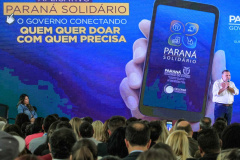 O aplicativo desenvolvido pelo Governo do Estado, que conecta quem deseja doar bens e produtos a entidades sociais que ajudam quem precisa, está facilitando e incentivando essas ações de solidariedade. Em um mês, o aplicativo Paraná Solidário atingiu a marca de 460 doadores e 240 entidades cadastradas. Foto:Divulgação/SEJUF